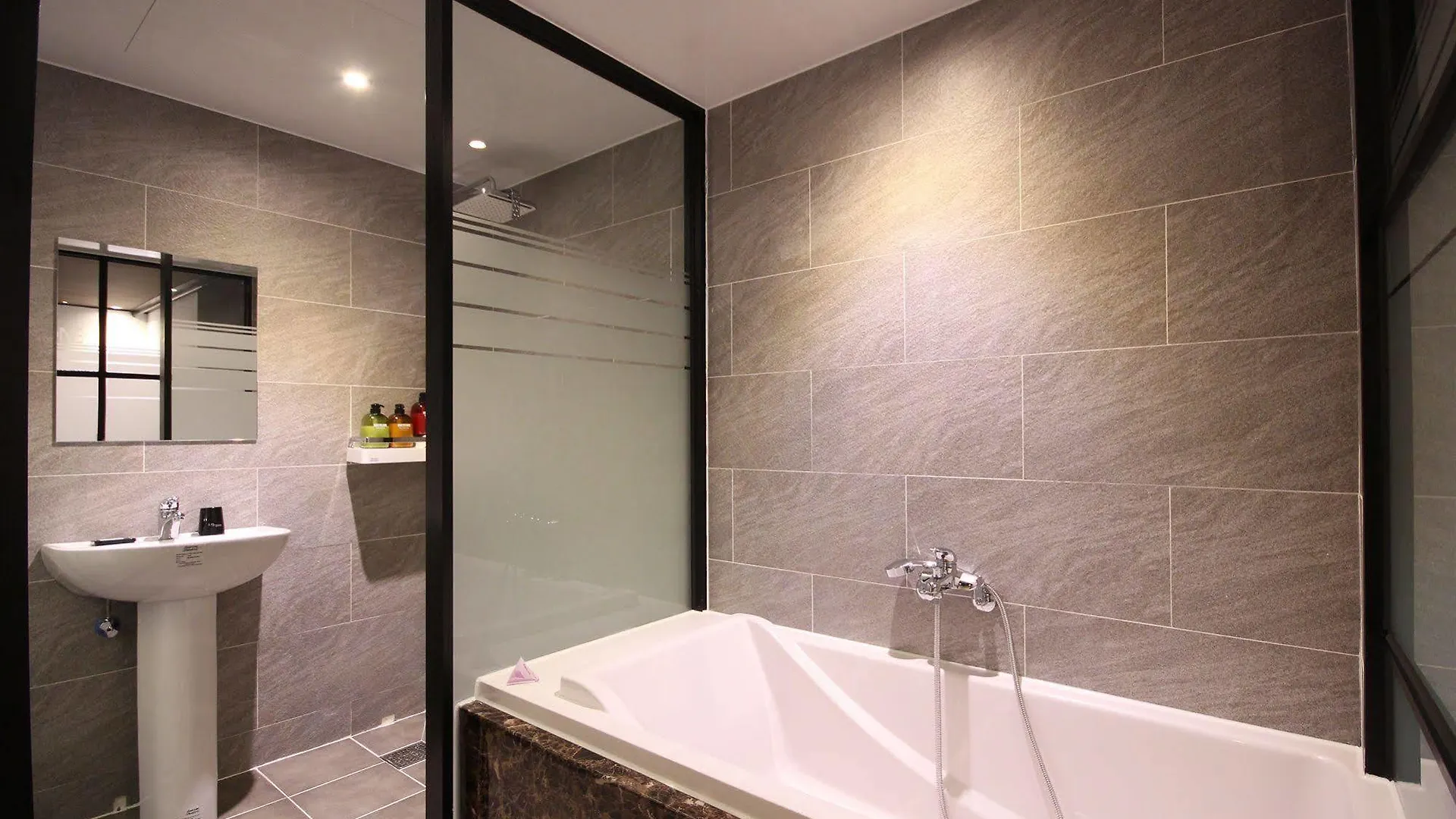 Motel Hotel G7 Busan